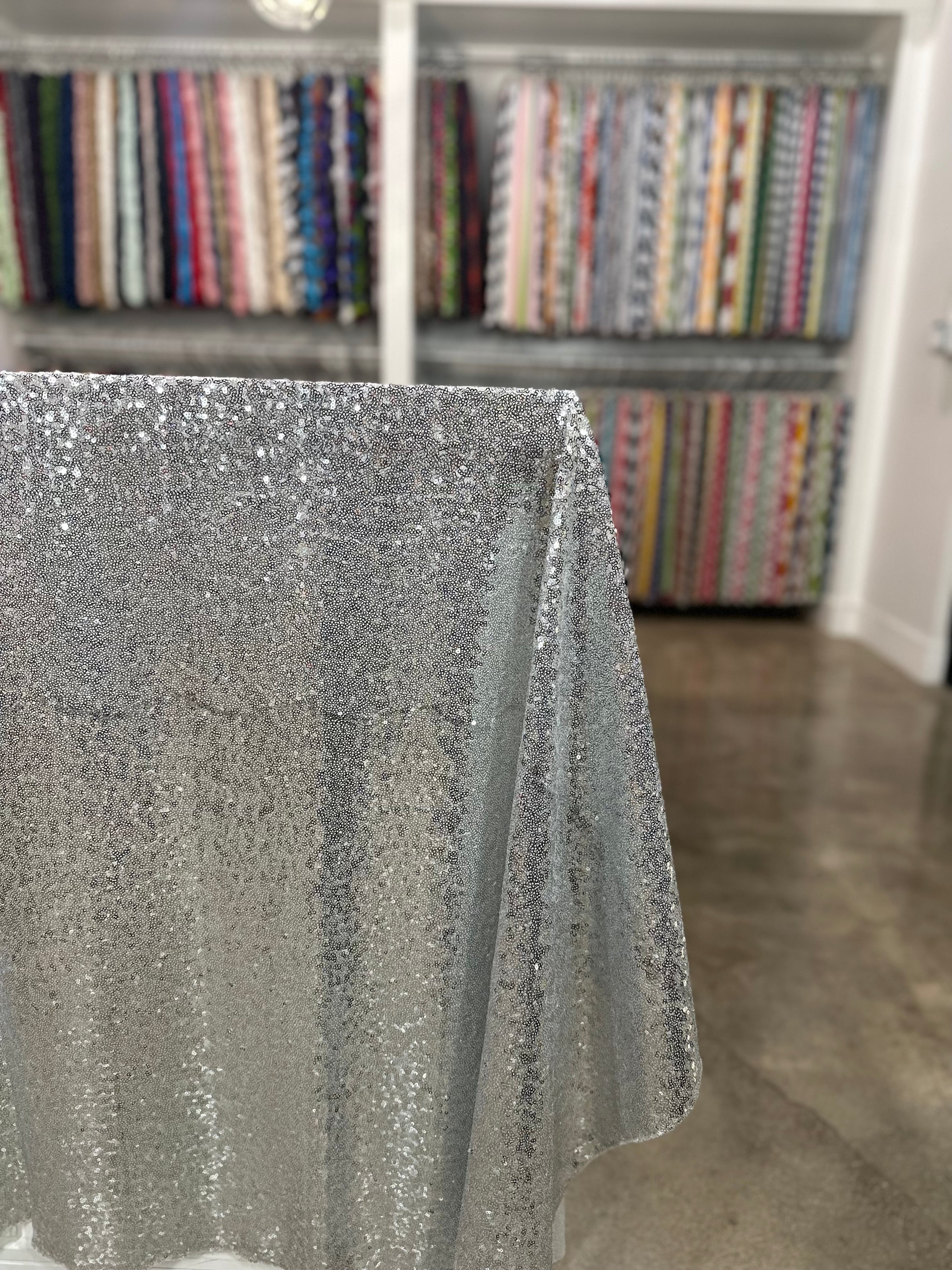 Table Cloth 120 - Silver (Glitz sequin Round)